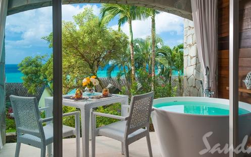 Sunset Bluff Oceanview One Bedroom Butler Suite with Balcony Tranquility Soaking Tub - RP1 (1)